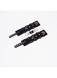 Черные кожаные наручники с узорами и золотистой фурнитурой - Crazy Handmade - купить с доставкой в Чебоксарах