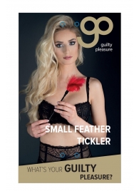 Пластиковая метелочка с красными пёрышками Small Feather Tickler - 32 см. - Blush Novelties - купить с доставкой в Чебоксарах