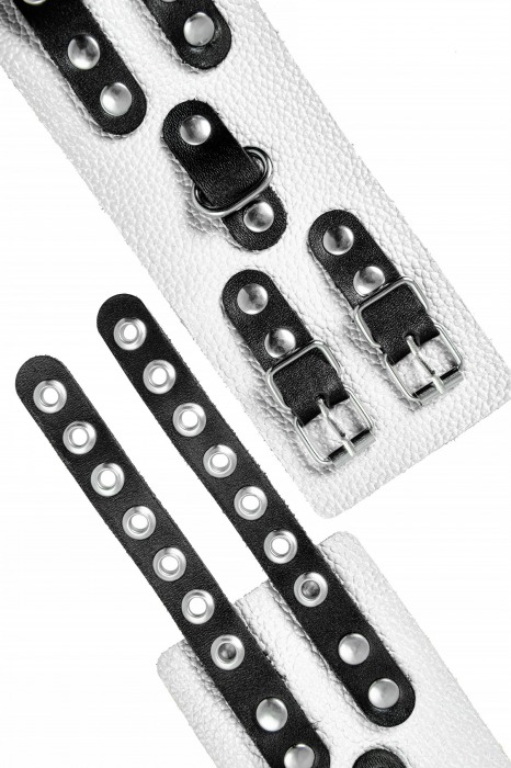 Бело-черные наручники с двумя ремешками и люверсами - Pecado - купить с доставкой в Чебоксарах